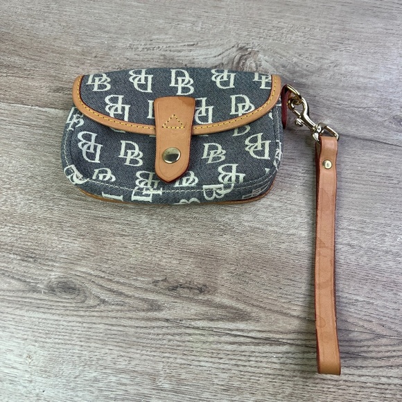 Dooney & Bourke Signature Wristlet - Picture 1 of 7